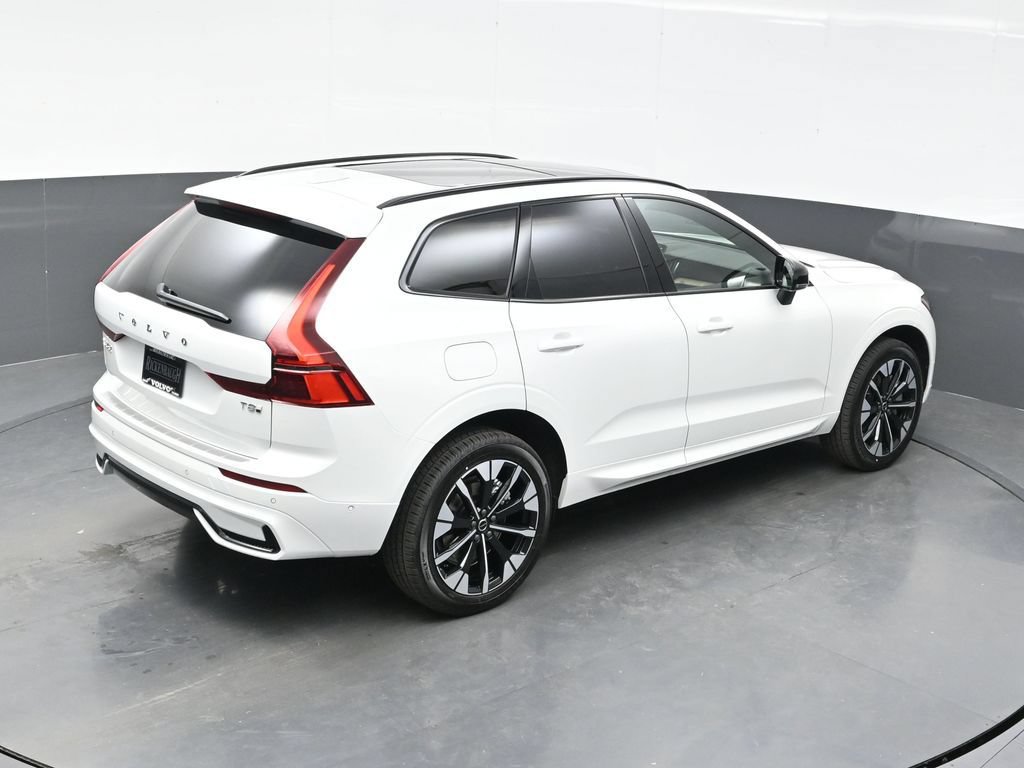 New 2026 Volvo XC60 T8 Plus w/ Climate Package PRO AWD/4WD image 36