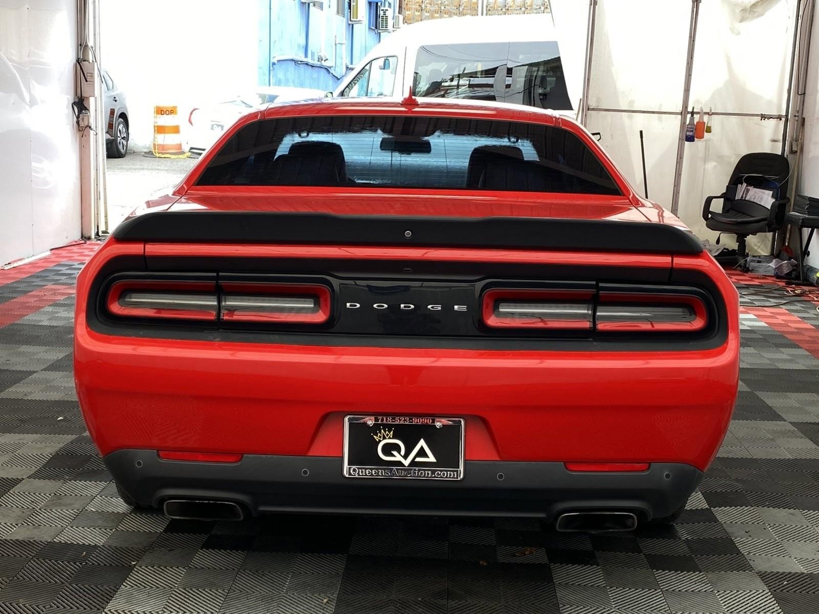 Used 2018 Dodge Challenger R/T Scat Pack w/ Leather Interior Group image 5