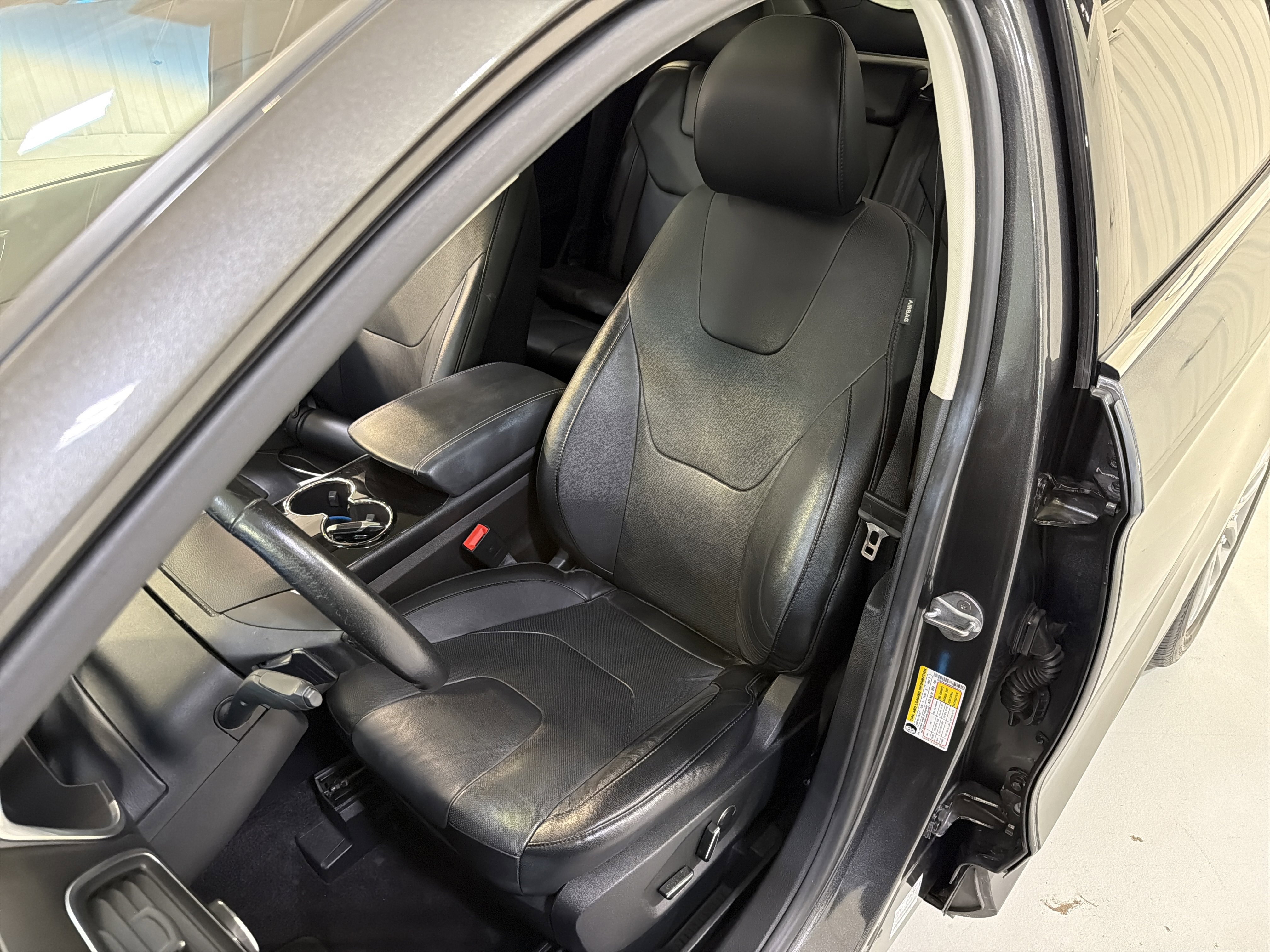 Used 2015 Ford Edge Titanium w/ Equipment Group 302A AWD/4WD image 11