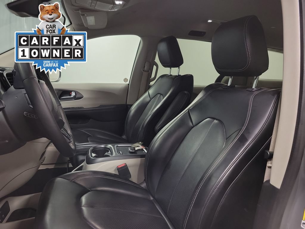 Used 2023 Chrysler Pacifica Touring-L FWD image 15