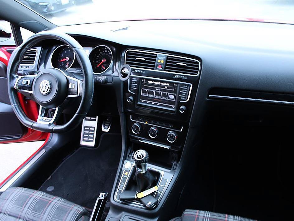 Used 2017 Volkswagen GTI Sport FWD image 16