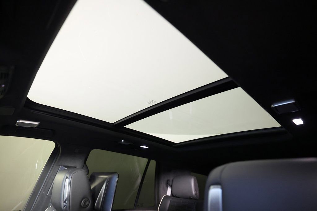 Used 2024 Cadillac Escalade V w/ LPO, ONYX Package image 44