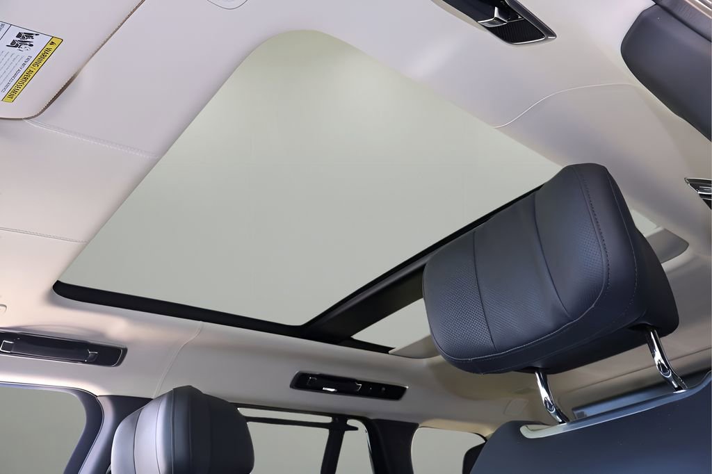 Used 2024 Land Rover Range Rover Autobiography image 26