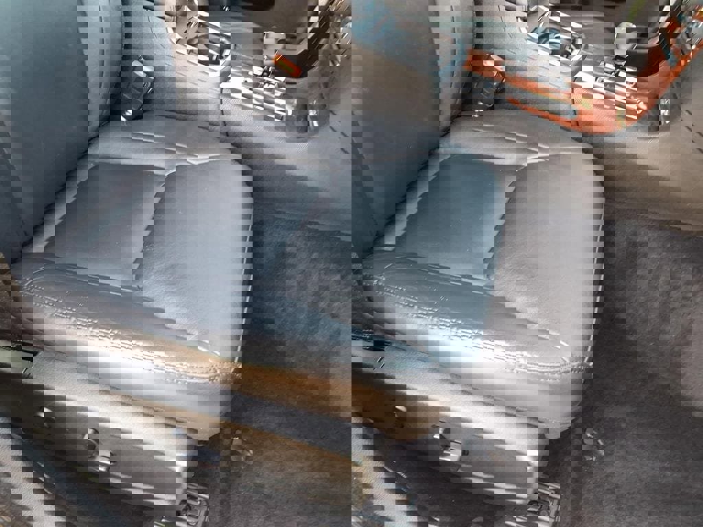 Used 2013 Chrysler 300 w/ Driver Convenience Group image 19