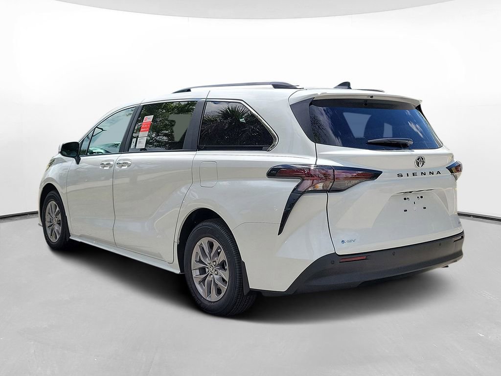 New 2026 Toyota Sienna XLE FWD image 6