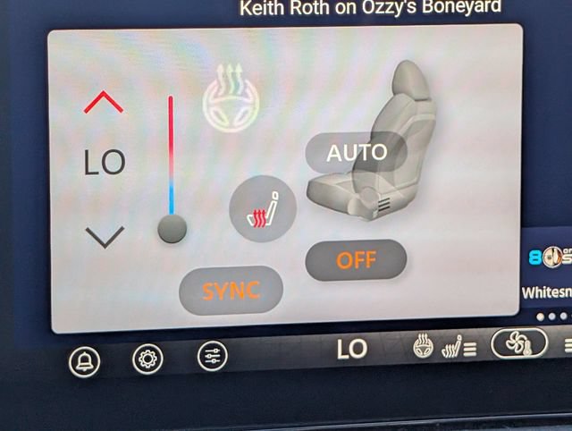 New 2026 Nissan Sentra SR w/ SR Premium Package FWD image 25