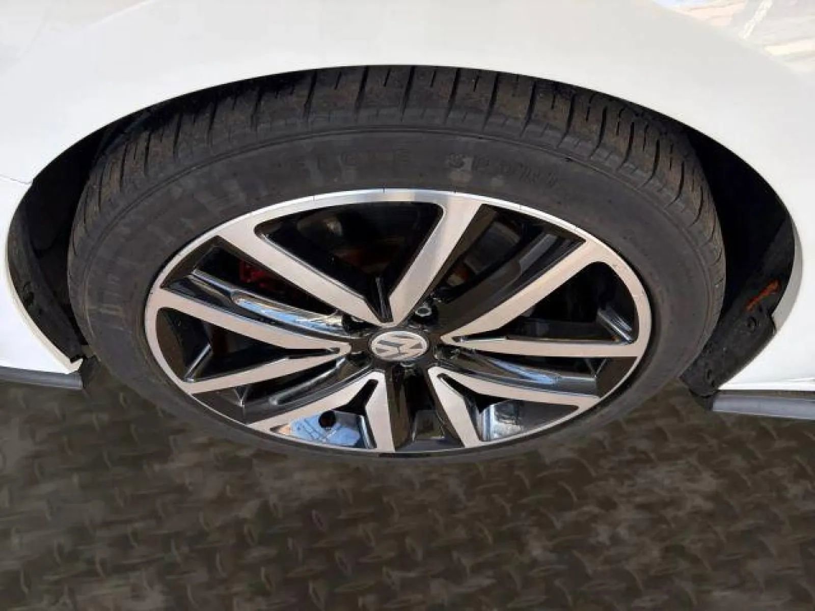 Used 2018 Volkswagen Jetta GLI image 32