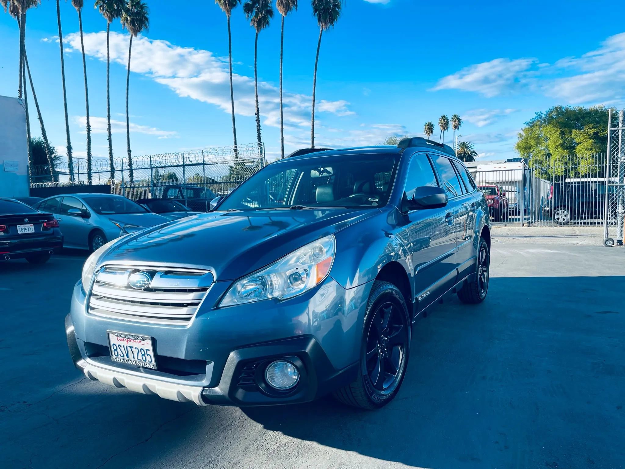 Used 2013 Subaru Outback 2.5i Limited image 1