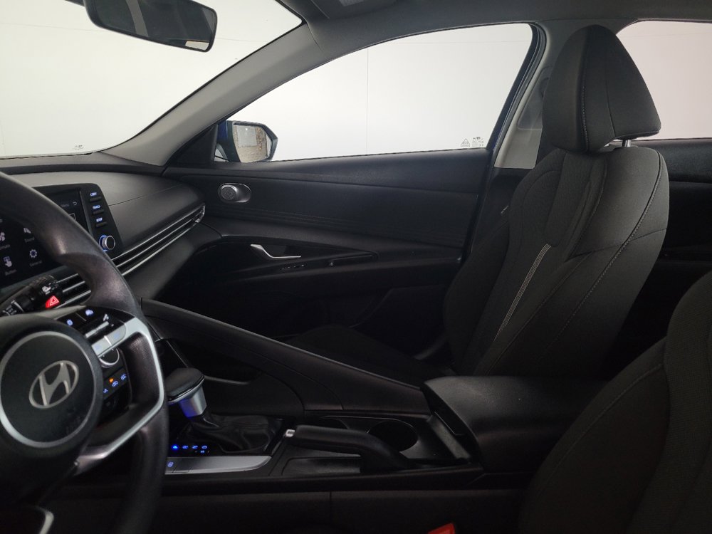 Used 2024 Hyundai Elantra SE FWD image 17