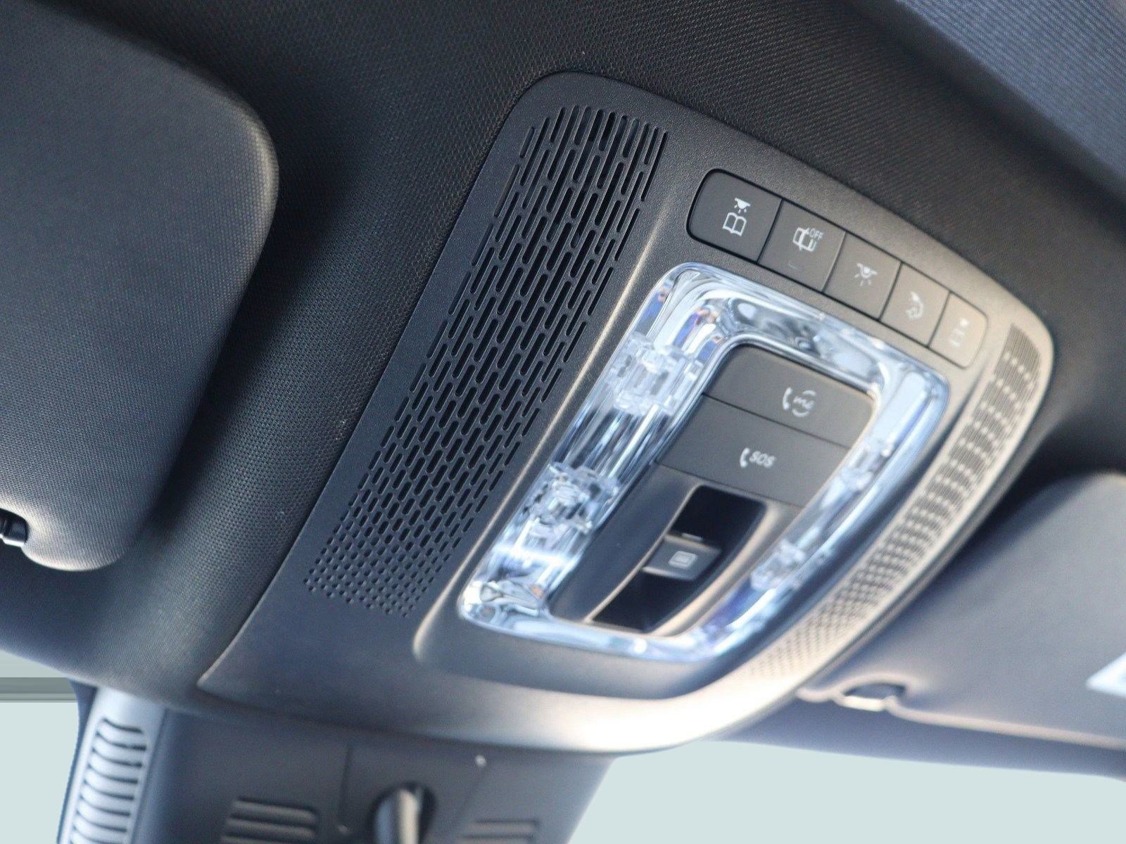 Used 2025 Mercedes-Benz GLB 250 image 46