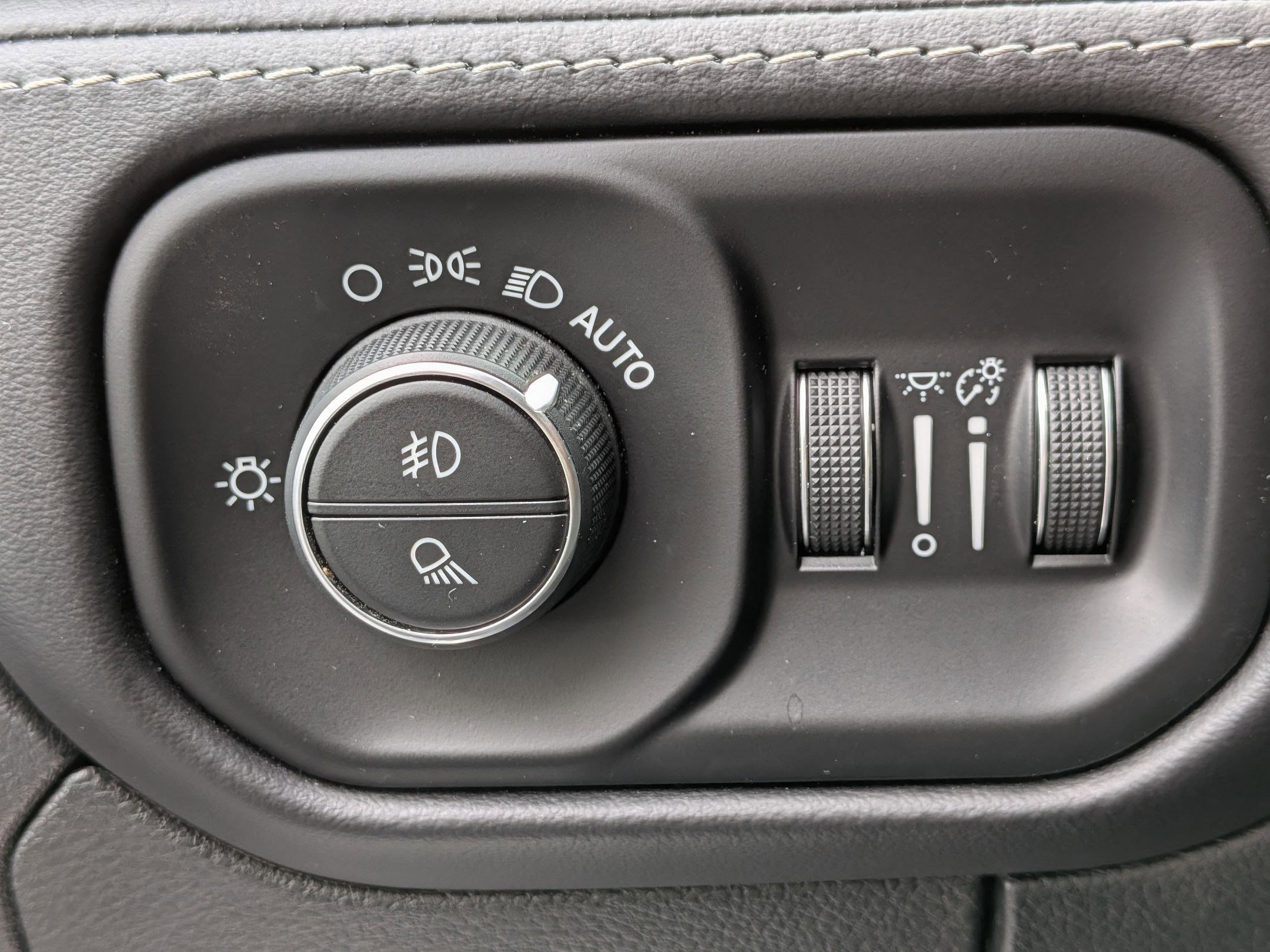 Used 2023 RAM 1500 Limited w/ Trailer Tow Group image 16