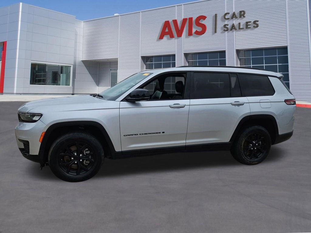 Used 2024 Jeep Grand Cherokee L Laredo AWD/4WD image 2