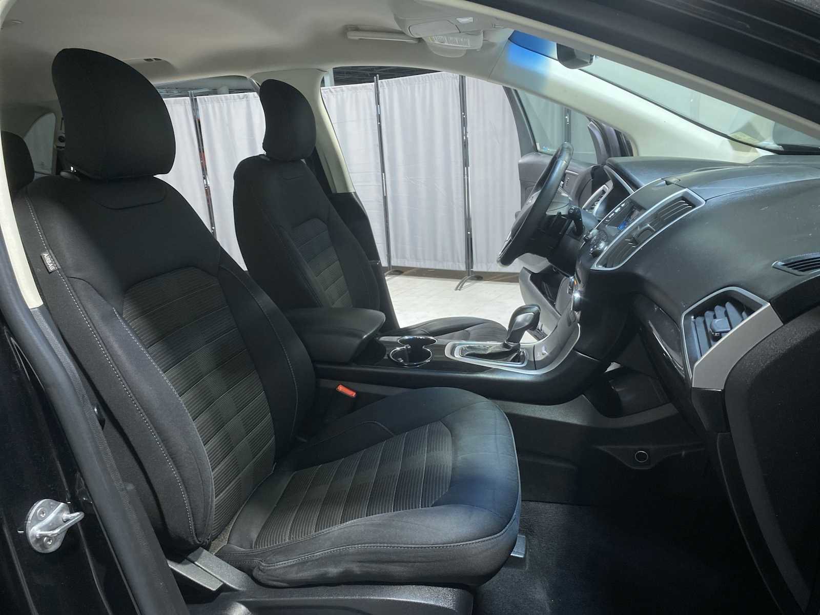 Used 2015 Ford Edge SEL image 14