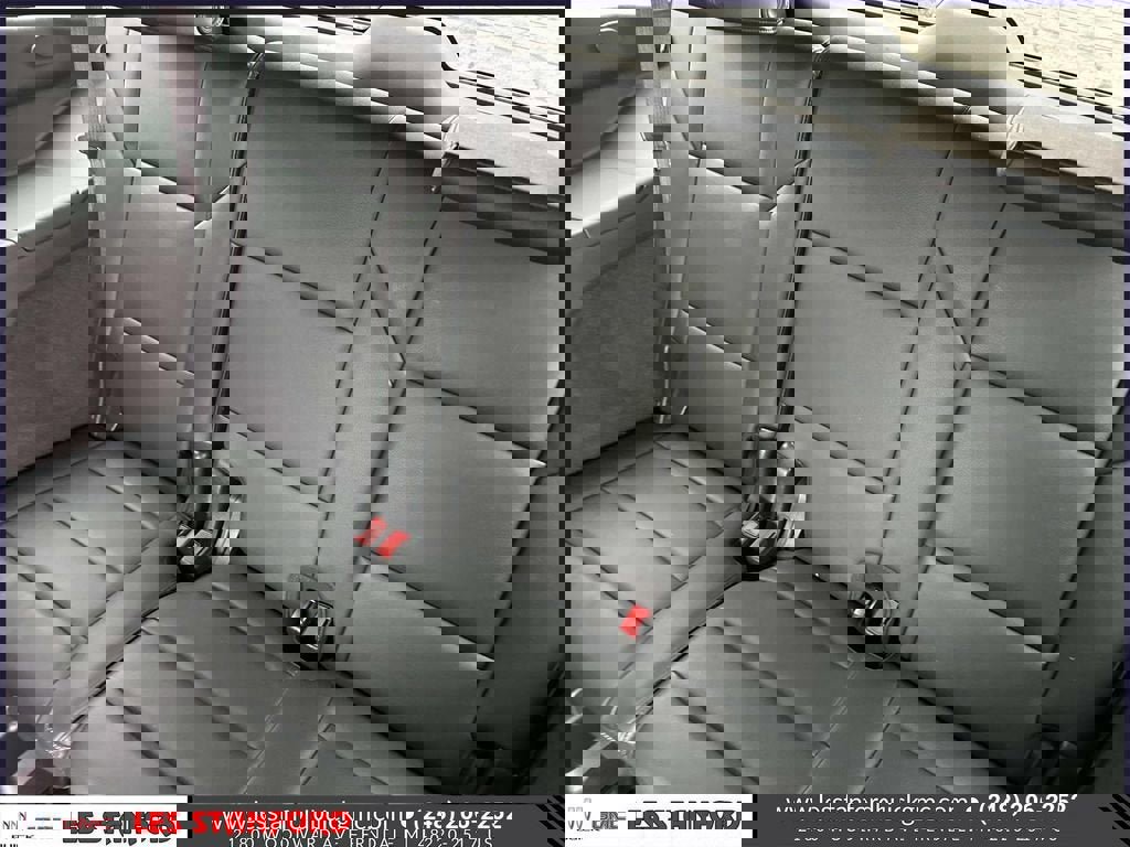 Used 2023 Cadillac Escalade Luxury w/ LPO, Illumination Package image 14