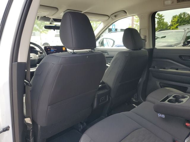 Used 2026 Nissan Pathfinder SV FWD image 12