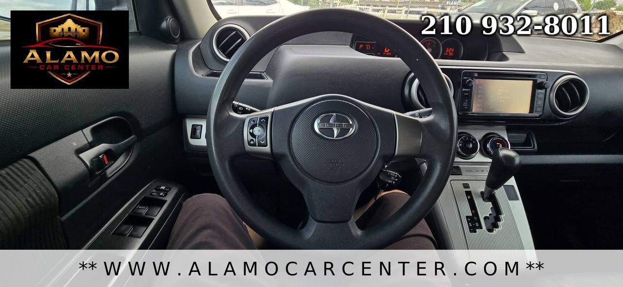 Used 2014 Scion xB FWD image 32