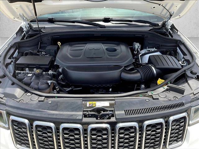 Used 2020 Jeep Grand Cherokee Laredo w/ Laredo X Package RWD image 11