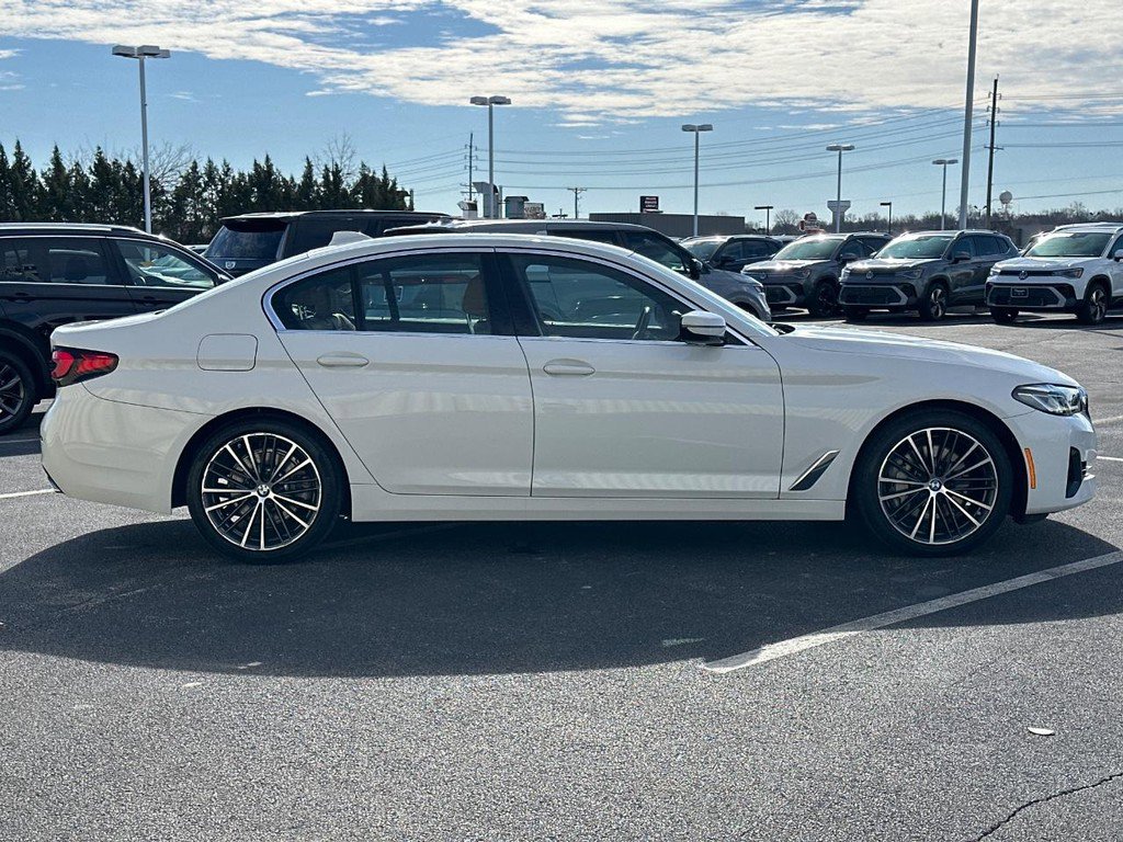 Used 2022 BMW 530i xDrive w/ Premium Package image 4