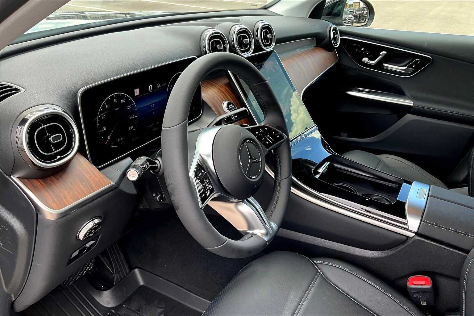 New 2025 Mercedes-Benz GLC 350e 4MATIC image 8