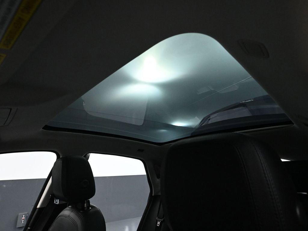 Used 2020 Jaguar E-PACE SE image 27