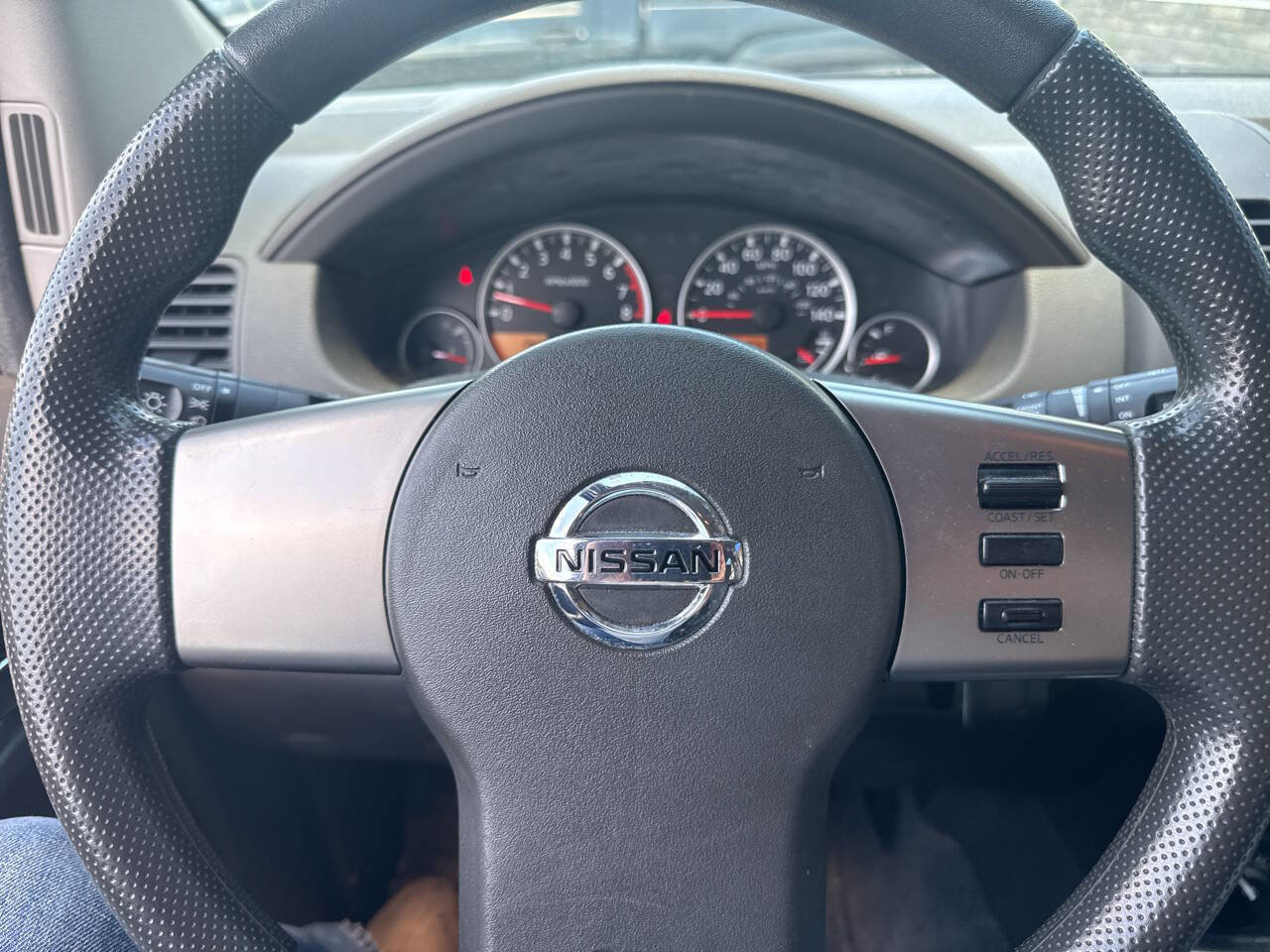 Used 2011 Nissan Pathfinder S AWD/4WD image 12