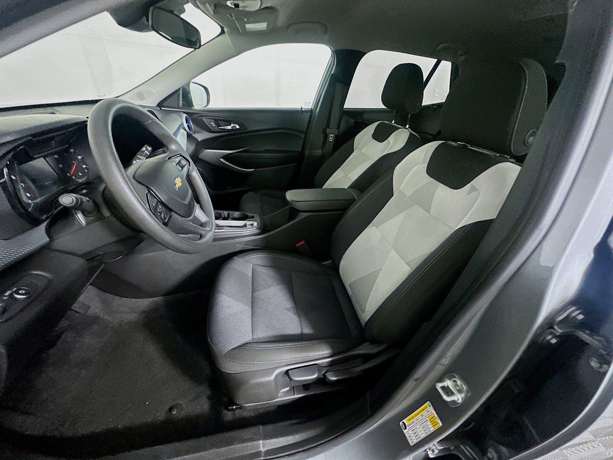 Used 2025 Chevrolet Trax LS FWD image 13