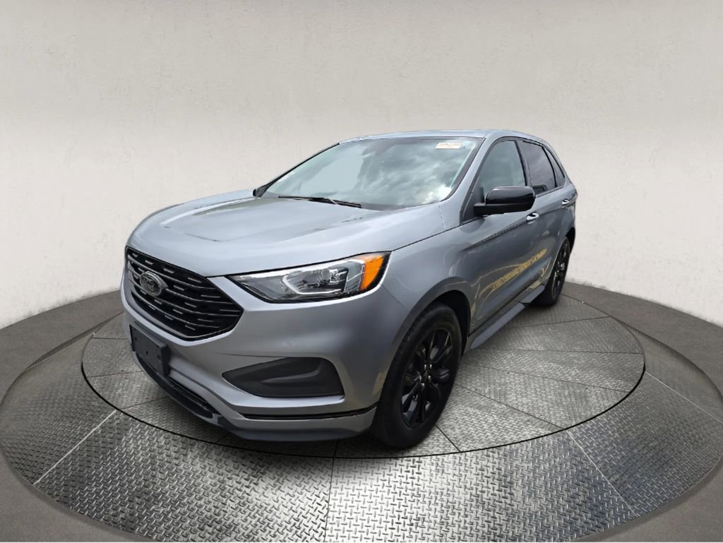 Used 2024 Ford Edge SE w/ Black Appearance Package AWD/4WD image 3
