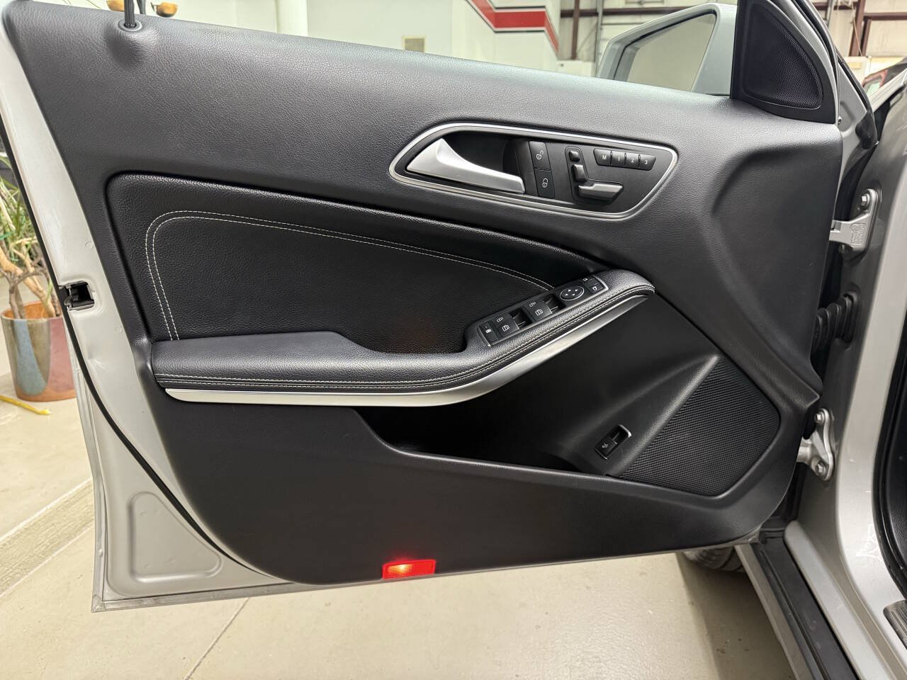 Used 2017 Mercedes-Benz GLA 250 4MATIC image 10