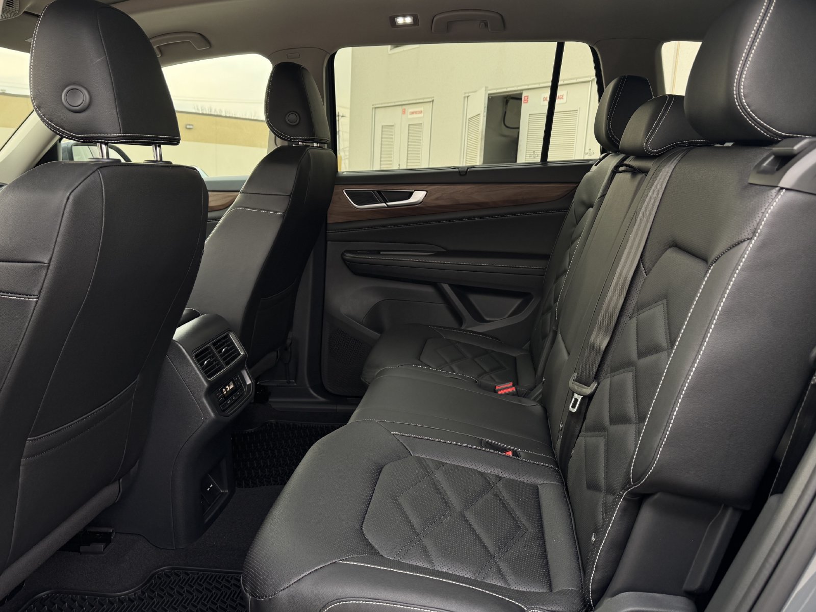 New 2026 Volkswagen Atlas SE FWD image 26