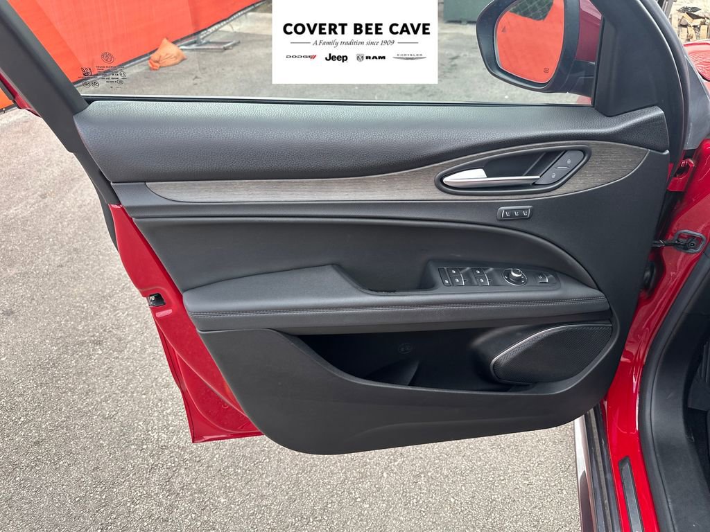 Used 2023 Alfa Romeo Stelvio Ti image 24
