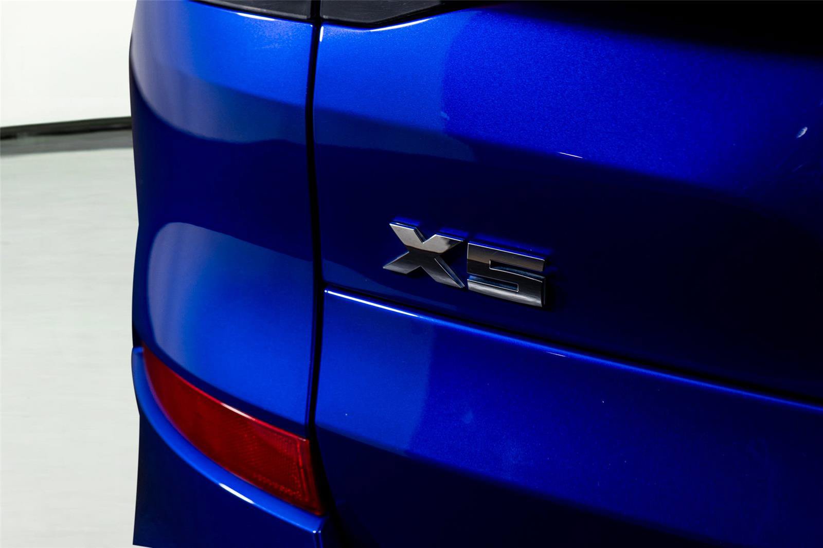 Used 2025 BMW X5 M60i AWD/4WD image 15