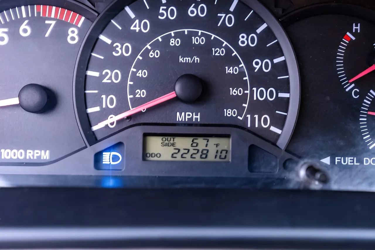 Used 2004 Toyota Corolla LE image 12