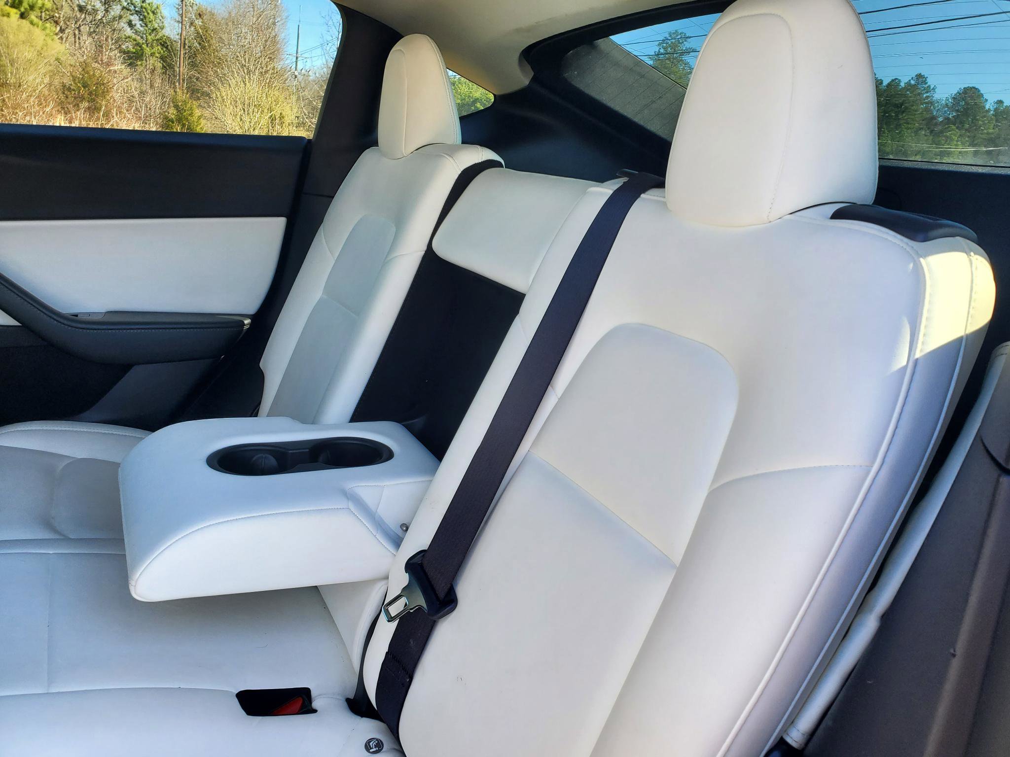 Used 2020 Tesla Model Y Long Range image 34