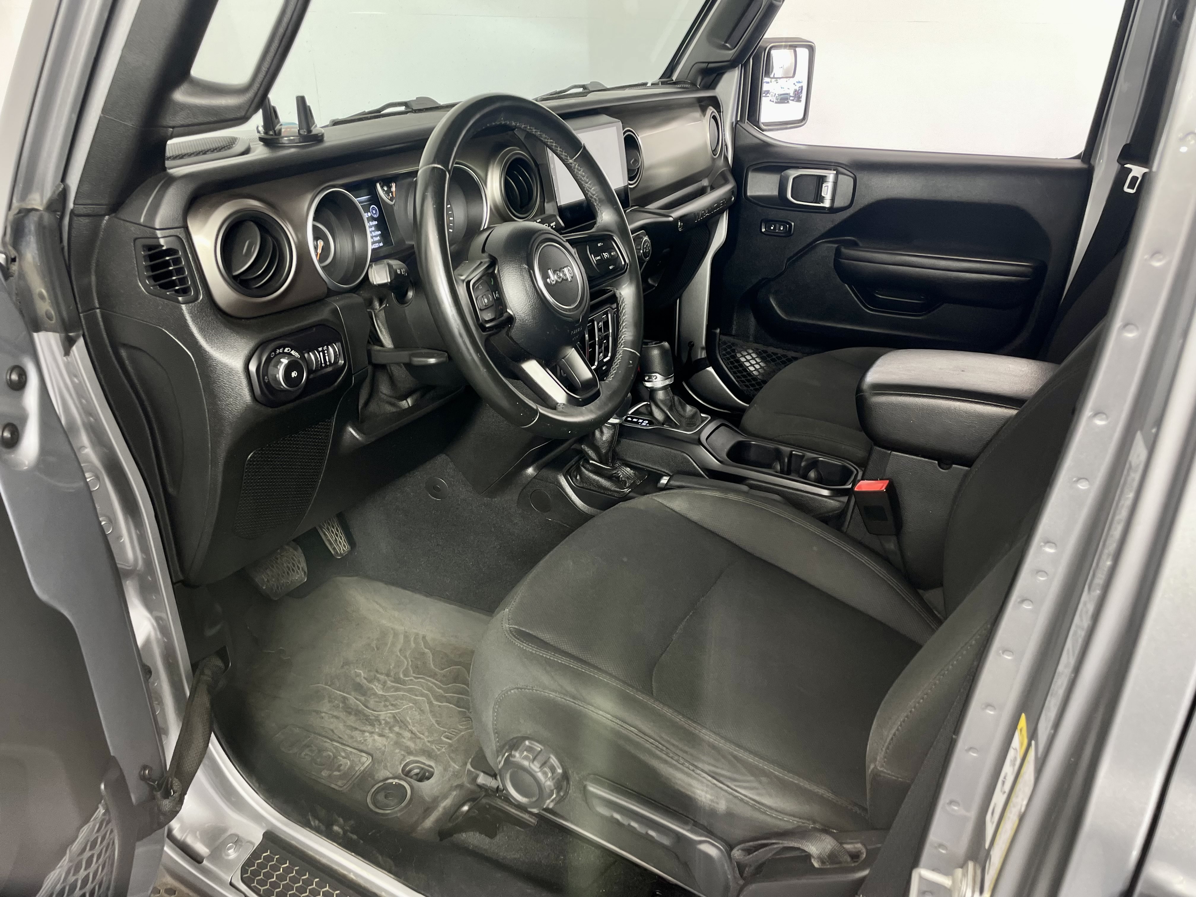 Used 2018 Jeep Wrangler Unlimited Sport S AWD/4WD image 10