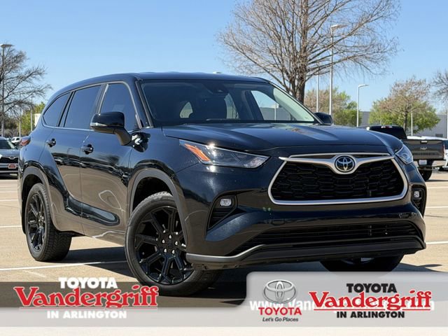 Used 2023 Toyota Highlander LE image 1