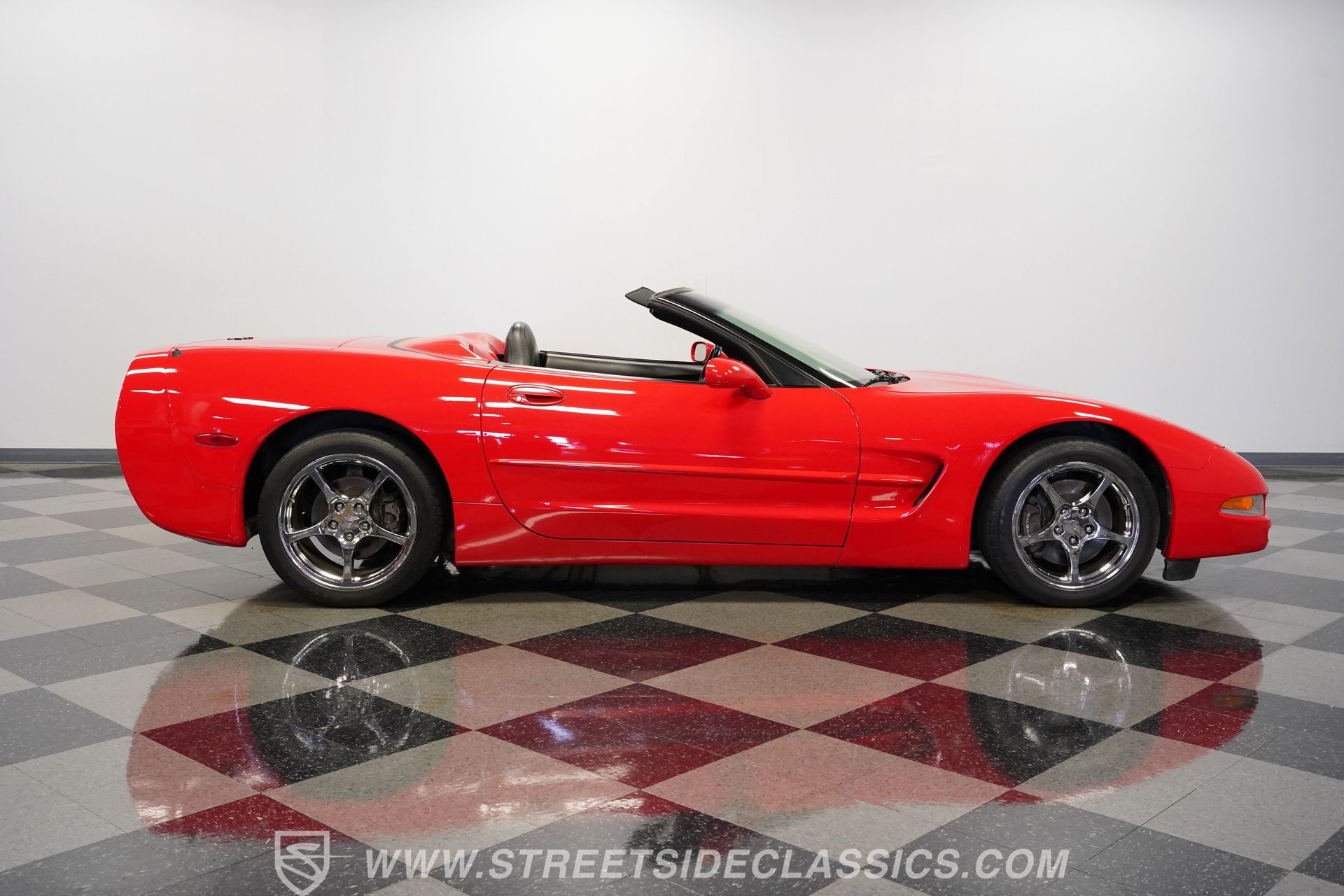 Used 1999 Chevrolet Corvette Convertible w/ Memory Pkg RWD image 15