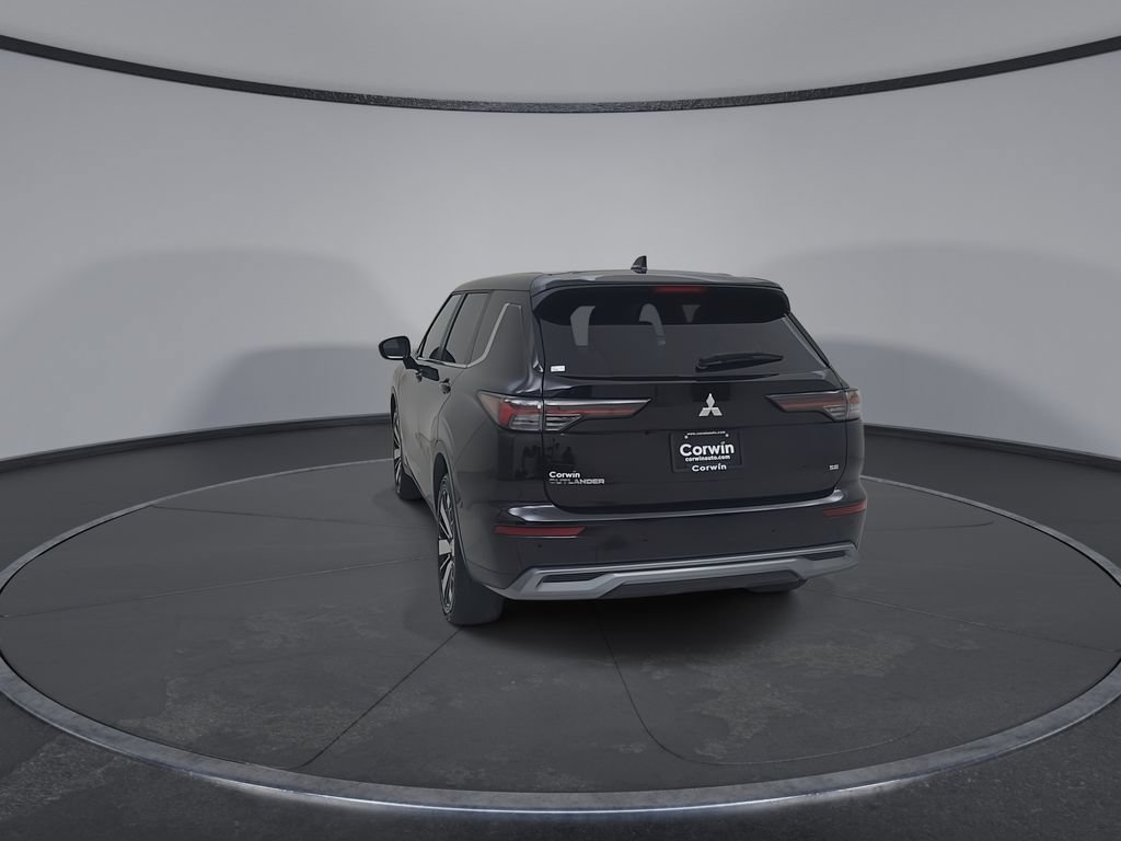 Used 2025 Mitsubishi Outlander SE FWD image 13