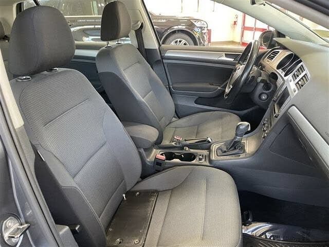 Used 2016 Volkswagen Golf S FWD image 25