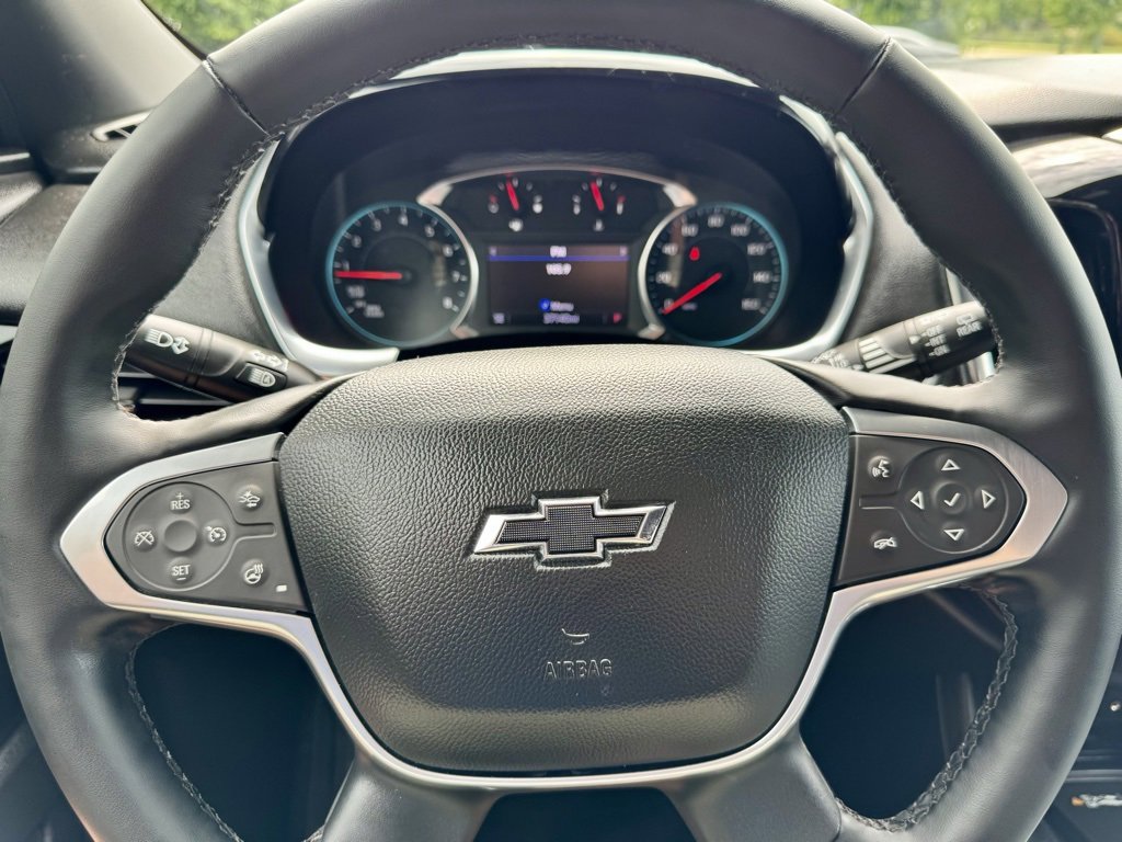 Used 2023 Chevrolet Traverse RS image 27