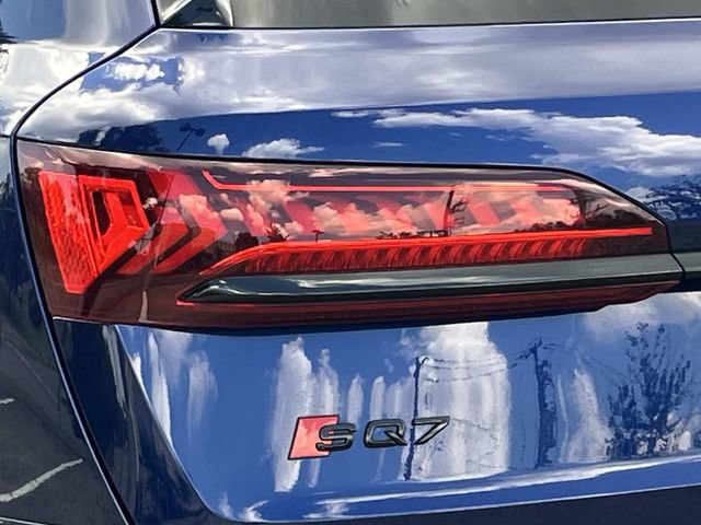 Used 2023 Audi SQ7 Prestige AWD/4WD image 10