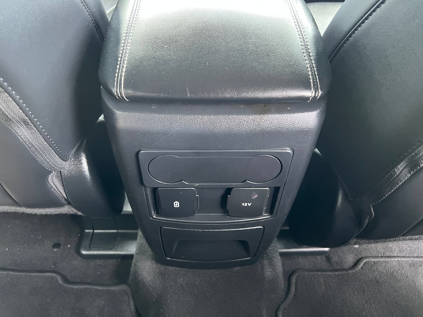 Used 2023 Ford Explorer XLT w/ Equipment Group 202A RWD image 19