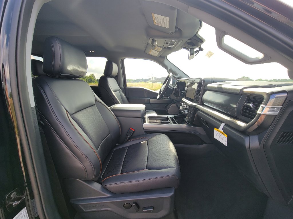 New 2025 Ford F250 Lariat w/ Black Appearance Package image 38