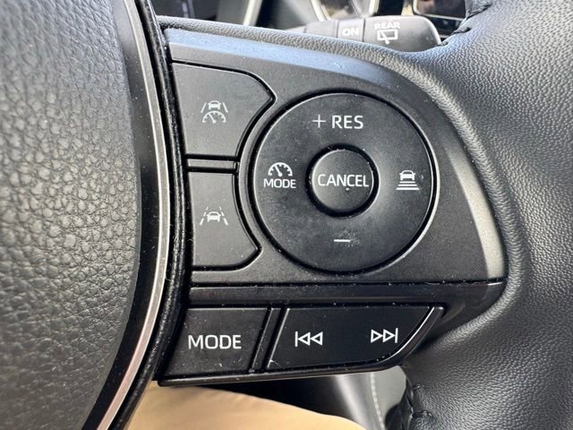 Used 2025 Toyota Corolla XSE FWD image 15