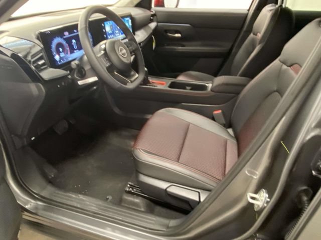New 2026 Nissan Kicks SR w/ Cold Weather Package FWD image 12