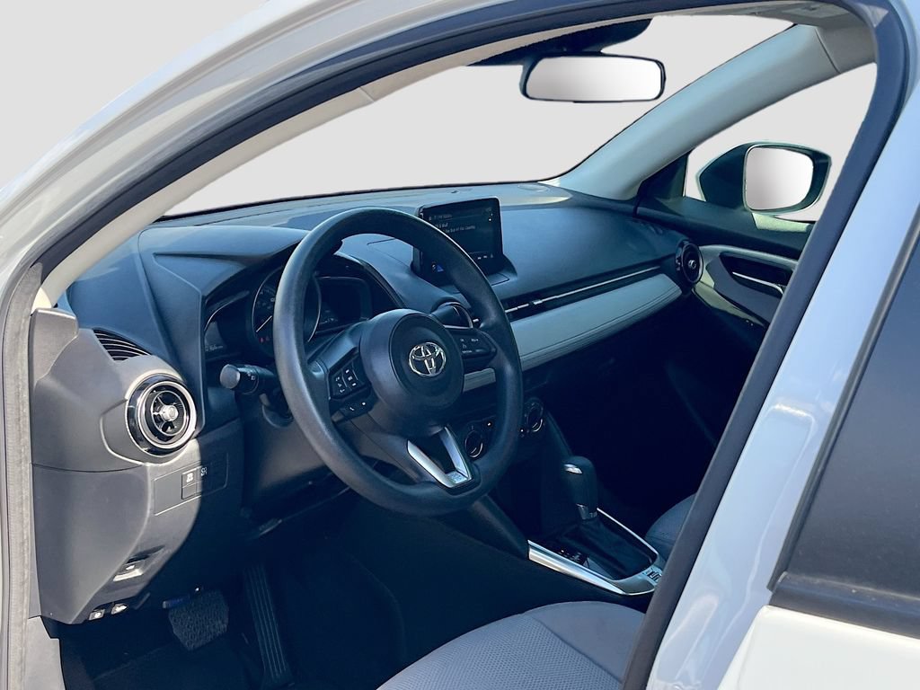 Used 2019 Toyota Yaris LE FWD image 9
