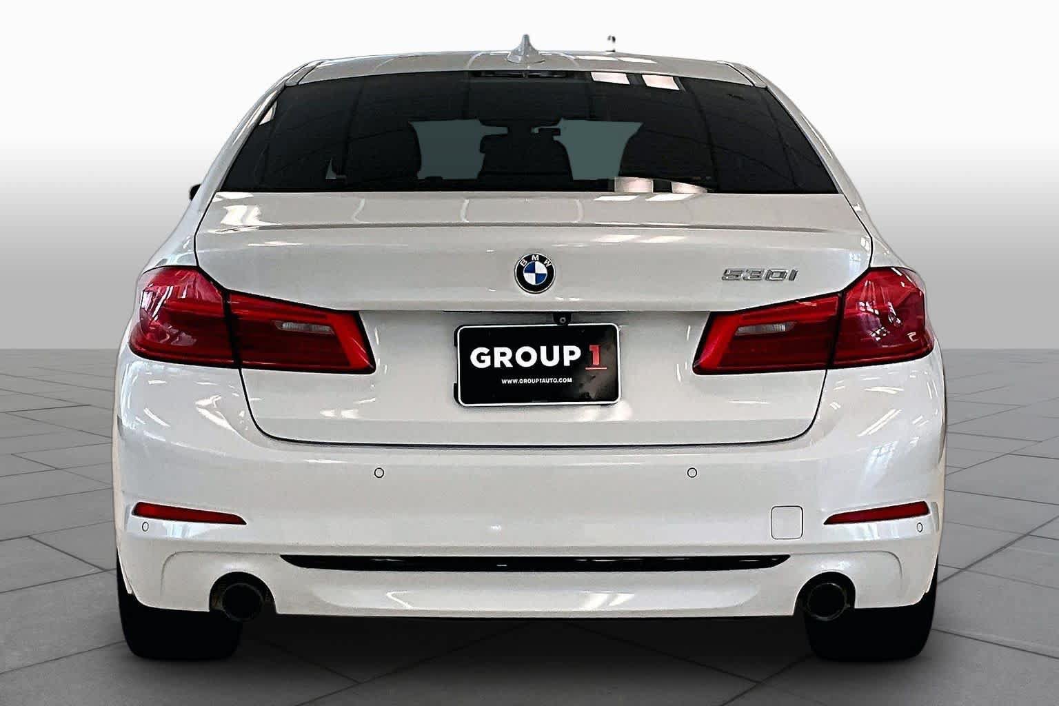 Used 2020 BMW 530i w/ Premium Package RWD image 4