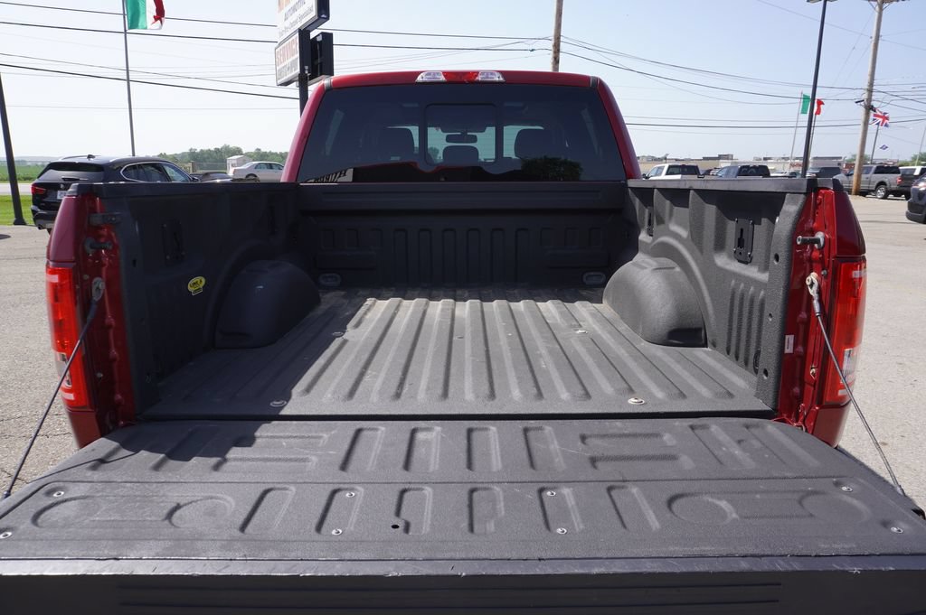 Used 2016 Ford F150 XLT w/ Equipment Group 302A Luxury AWD/4WD image 27