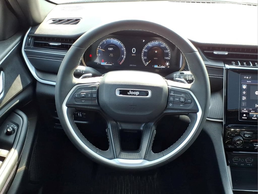 Used 2024 Jeep Grand Cherokee Laredo X w/ Luxury Tech Group I AWD/4WD image 22