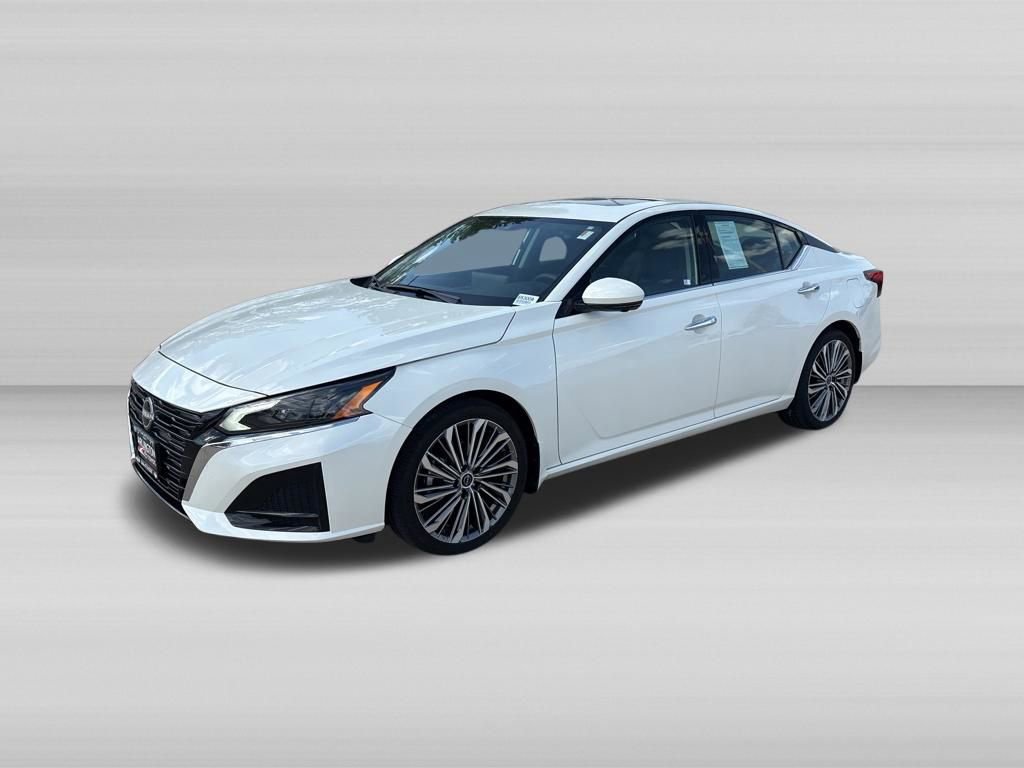 Used 2025 Nissan Altima 2.5 SL FWD image 8