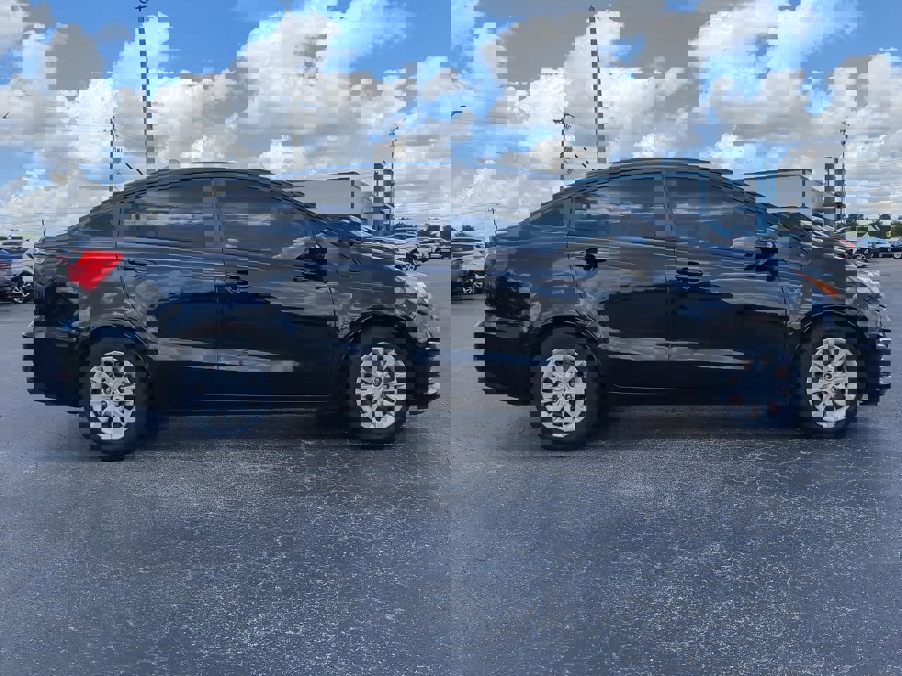 Used 2017 Kia Rio LX w/ Power Package image 3